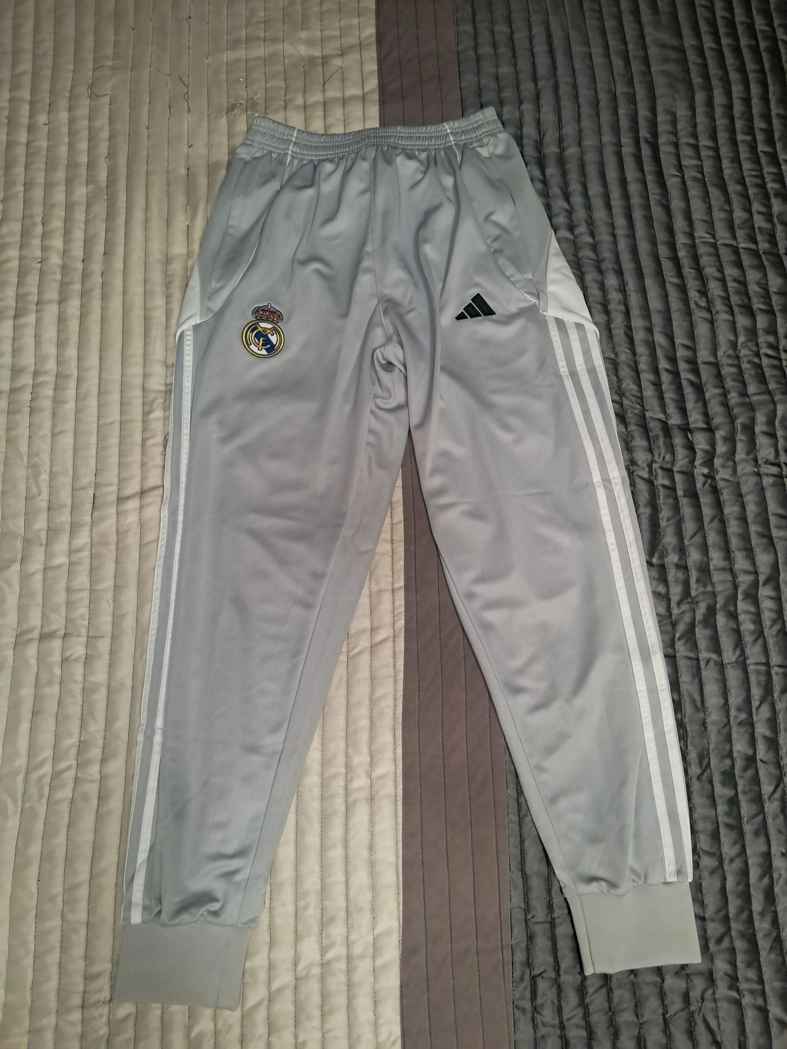 Real Madrid Tracksuit 25/26 - Full Set - Size M – photo 11